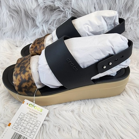 Women's Size 10 Crocs Brooklyn Tortoise Low Wedge - Picture 4 of 6